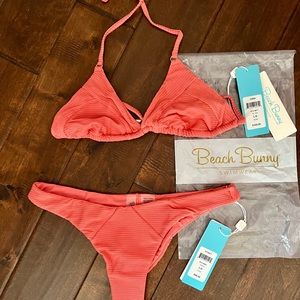 New Beach Bunny Swimsuit Set. Triangle top/matching bottom. Large/Rose.